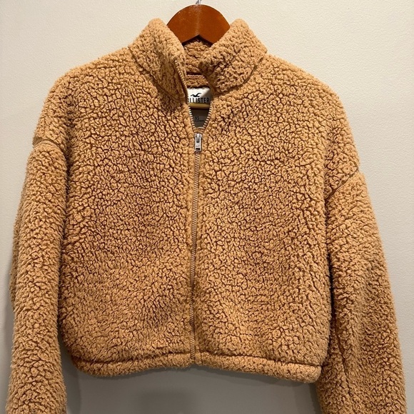Hollister Jackets & Blazers - Hollister zipper teddy bear Sherpa cropped jacket